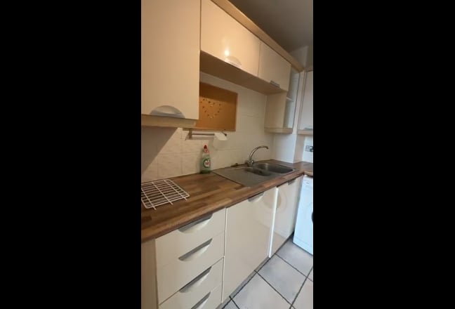 2 bedroom apartment 4th floor with balcony  Main Photo