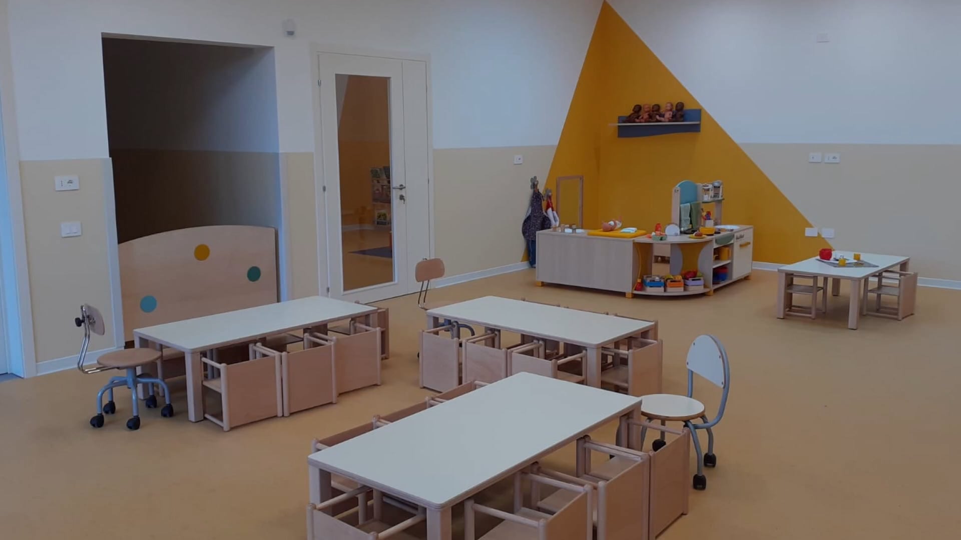 Nido Cavazzoni: dopo le proteste, la nuova struttura accoglie i primi bimbi