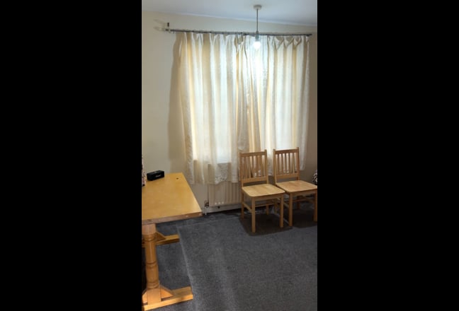 Spacious Double Room in Hounslow West - TW4 Main Photo