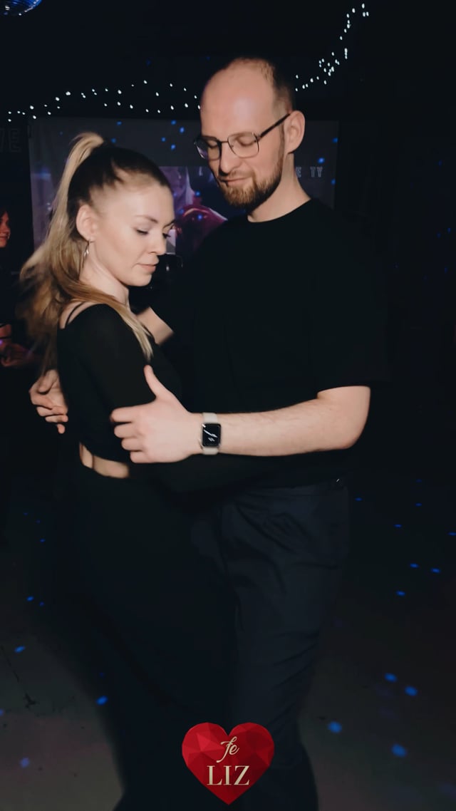 Дмитрий Усков и Ксения Сахарова. Бачата в Москве, студия Ивара