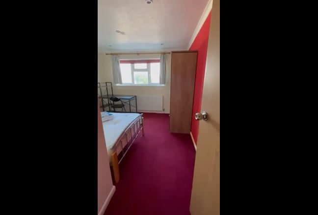 A Double Bedroom available in Greenstead Main Photo