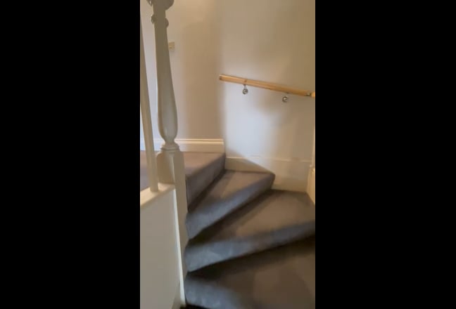 ✨ Double Room with Private En-Suite – Horsham RH12 Main Photo