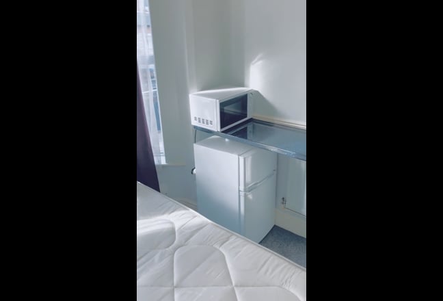 Modern Double ensuite room *RG1* Town centre Main Photo