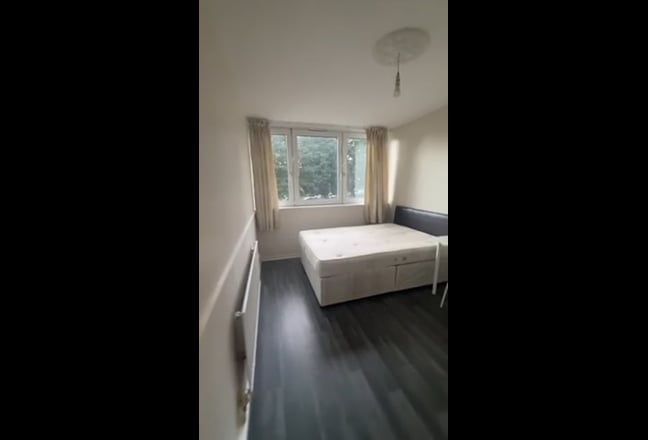 Spacious Double room for rent in Canary Wharf  Main Photo