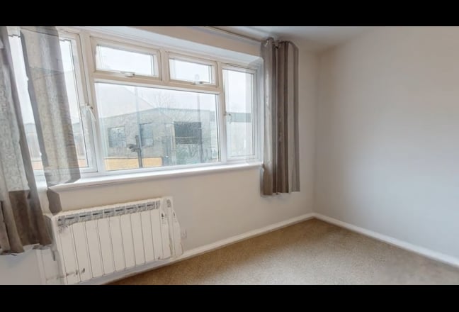 2 Bedroom Property - W4 12min to Chiswick Park tub Main Photo