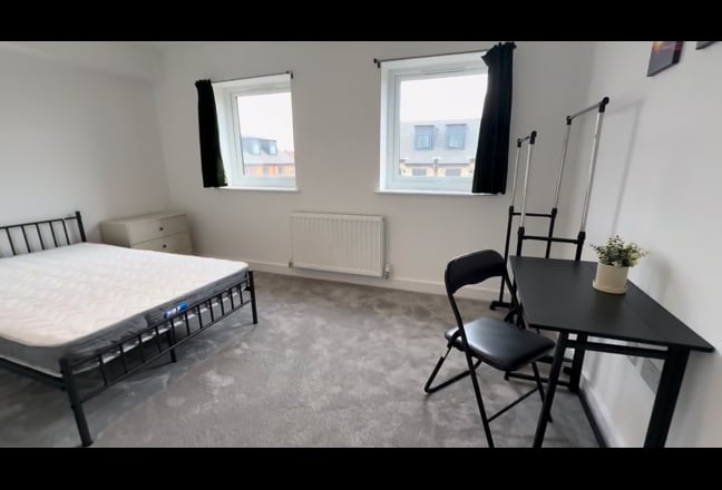 Newly Refurbished, High Quality Rooms in Oldham Main Photo