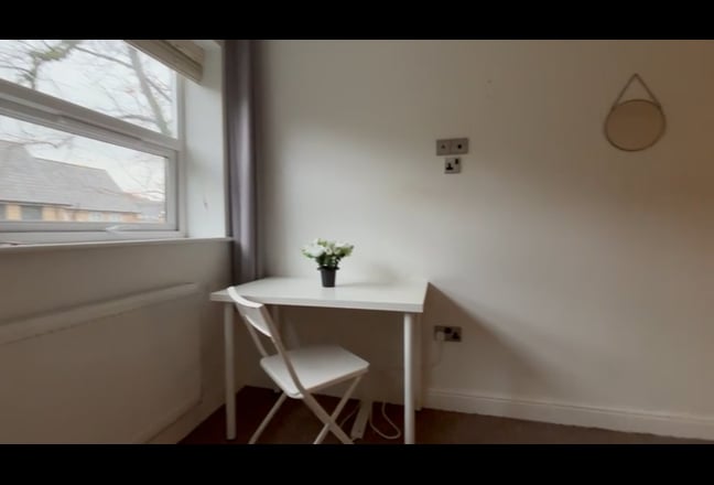 Available - Stylish Double Bedrooms In Whitworth Main Photo