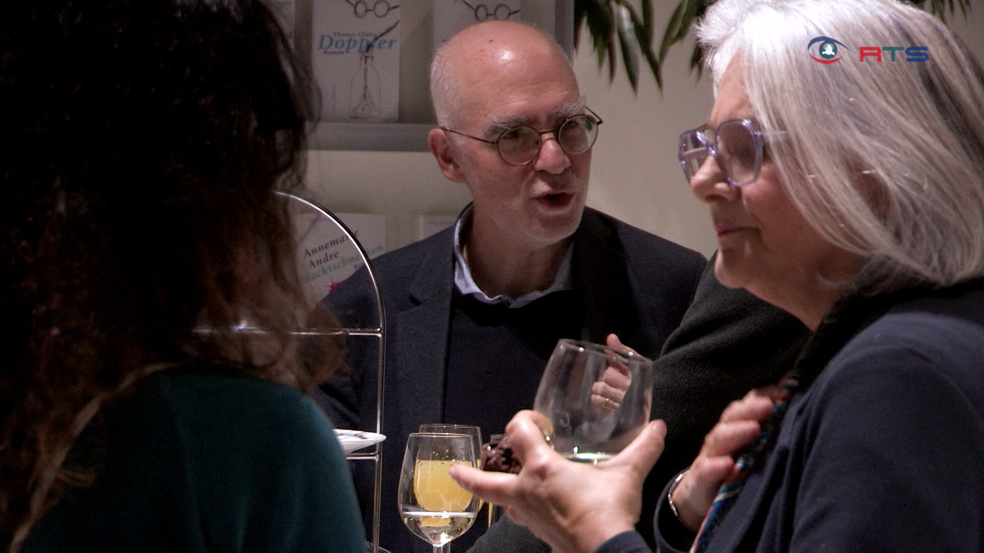 salzburger-buchtage-vladimir-vertlib-erhaelt-buchpreis-der-salzburger-wirtschaft