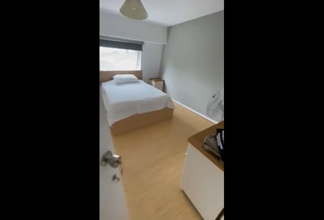 Room Available  in Colliers Wood Main Photo