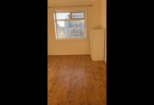 Double-bedroom in Fins Park/Crouch Hill Main Photo