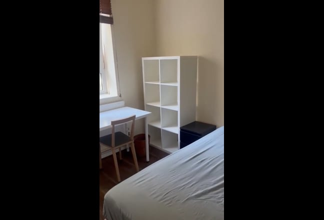 Spare room in Newington Green Main Photo