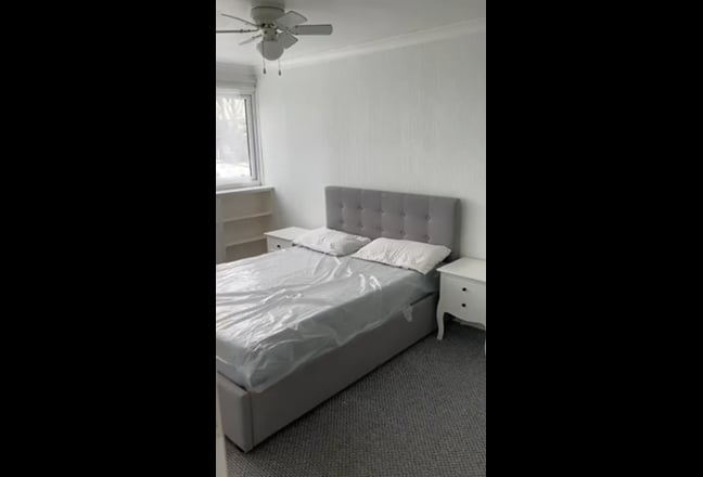Clean and Comfortable Double Room – MK Bletchley Main Photo
