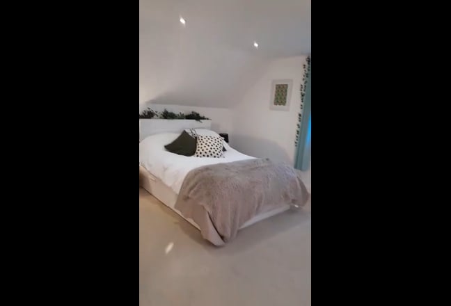 Big bright rooms in houseshare  available now Main Photo