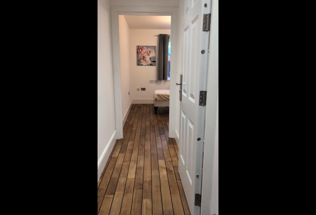  Studio  Flat  -  Females -  Bills  included Main Photo