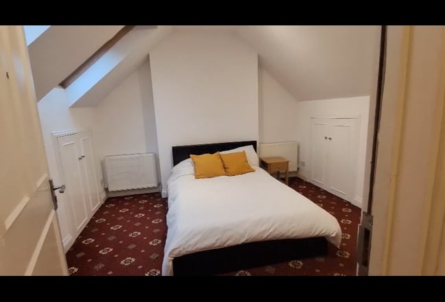 Acton Town – Bright Double Loft Room Available! Main Photo