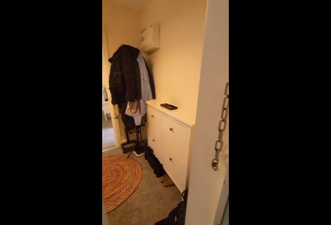 Large en-suite room to rent in gorgeous 2 bed flat Main Photo