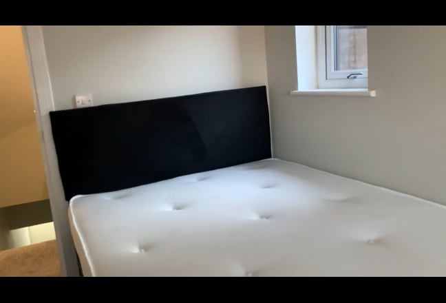 Available - Stylish Double Bedroom in Bolton Main Photo