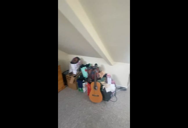 Spacious attic double room available Main Photo