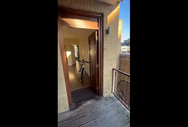 Double Room in Westferry  Duplex Penthouse Main Photo