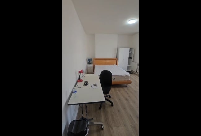  One room @£1000  Two PERSON can share  Main Photo