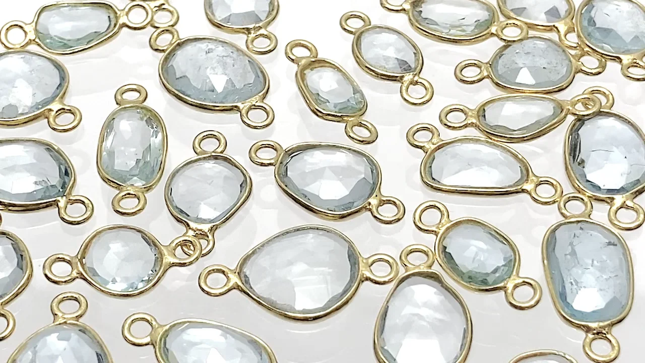 動画】宝石質スカイブルートパーズAAA- 枠留めフリーフォーム ローズ