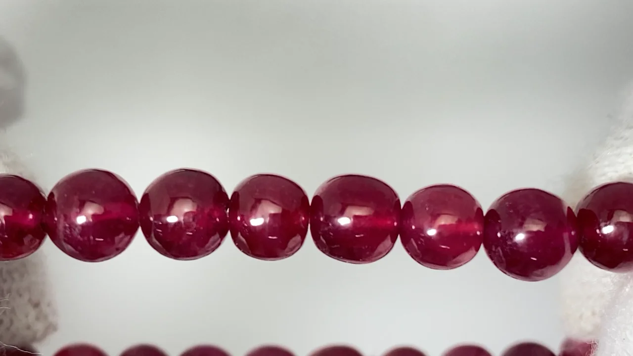 動画】【1点もの】ルビーAAA ラウンド6mm 1連(ブレス) NO.1 - 天然石