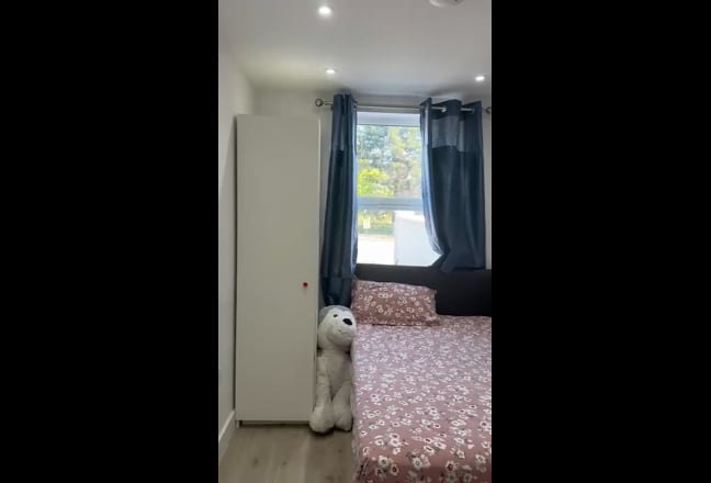  En suite double room -Furnished  Main Photo