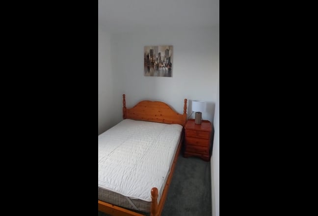 Newly Refurbished 4 Double Bedroom Shared House Main Photo