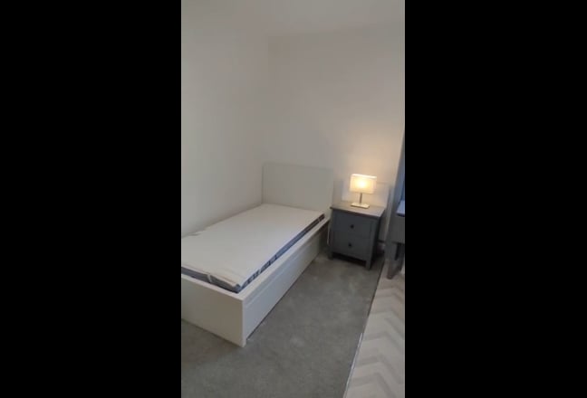 Self-Contained Studio available Main Photo