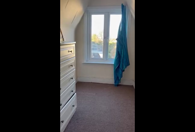 Spacious Room in Henleaze: available January Main Photo