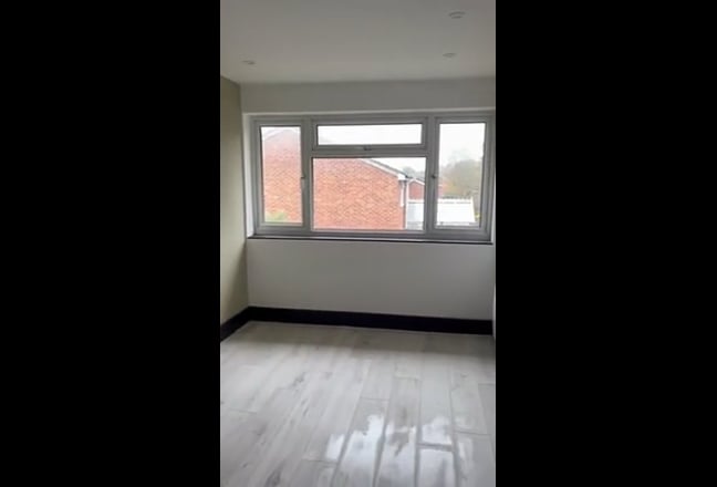 Spacious Room-Universal Credit Accepted Main Photo