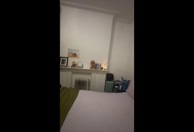 Room in a 2 bed Flat Near St George’s hospital Main Photo