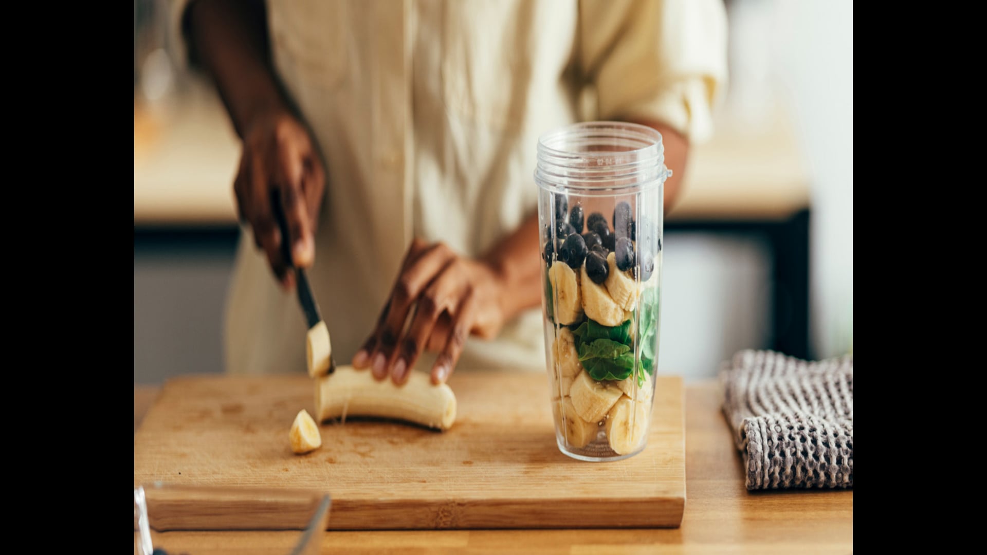 The Sharp Truth: How Mastering Knife Skills Changes Everything-From Less Mess to Better Flavor-Making Cooking Easy, Safe, and Fu