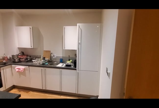 Modern 2-Bed, 2-Bath Marina-View Apartment  Main Photo