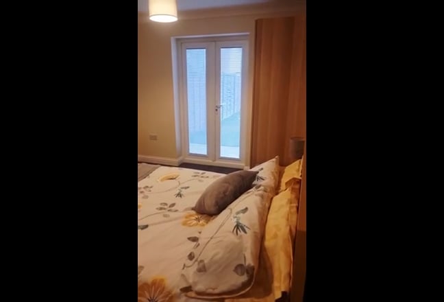 Large double room with French doors to garden  Main Photo