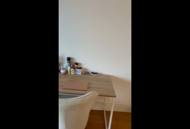 Lovely double room by St Kathrine Docks  Main Photo