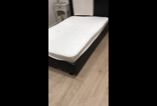 Large double bedroom for female student or pro  Main Photo