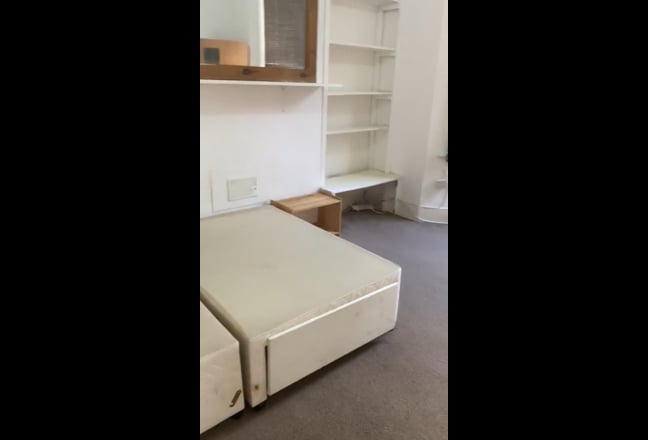 5 Double Bed House, 20 Minutes to Central London  Main Photo