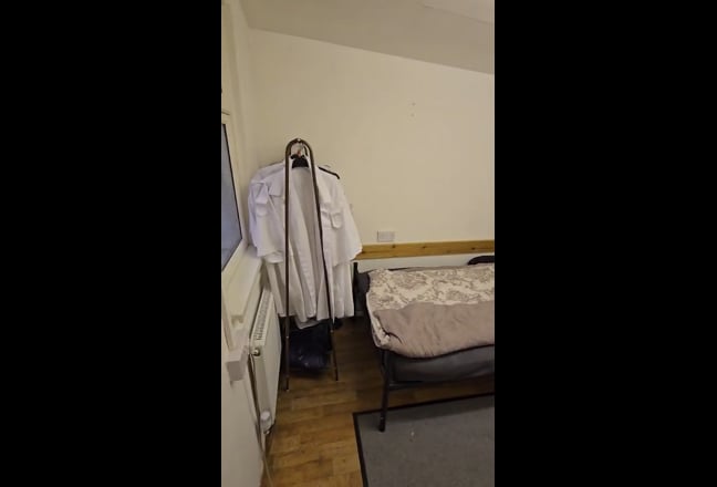 Separate Studio Annex  with Shower Room Main Photo