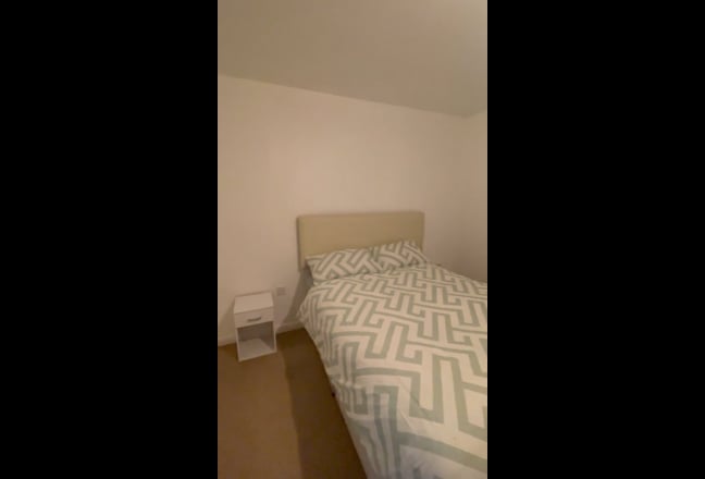 Double room available -WA9 Main Photo