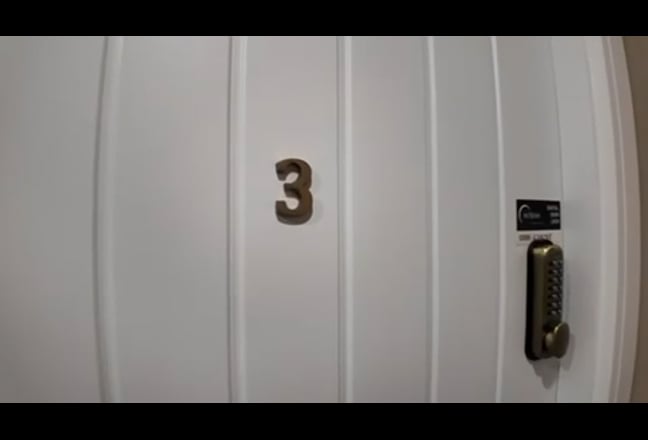 🤩 NEW Double En-suite Room next to Rolls-Royce Main Photo