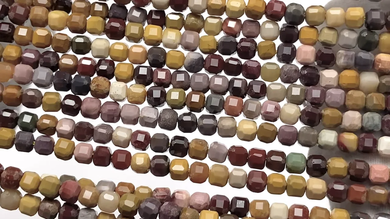ムーアカイト キューブカット3×3×3mm 1連｜天然石ビーズ・ルース