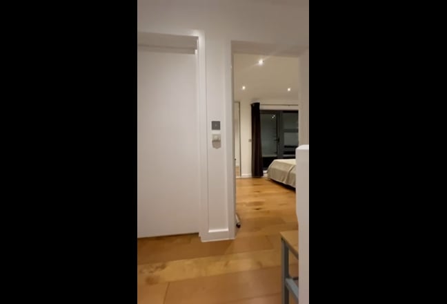 **2 Double Bedrooms with En-Suite and Balcony** Main Photo