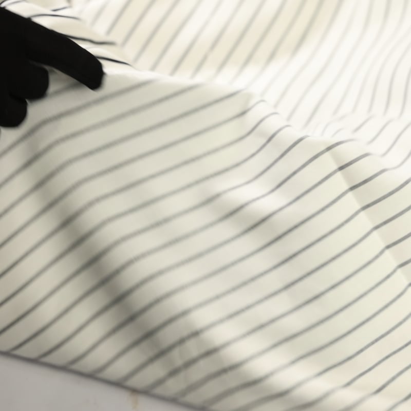 Vidéo: Twill 100% viscose – Rayé noir et écru