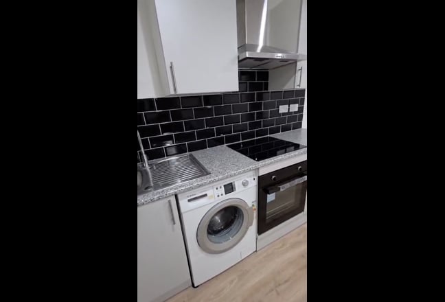 Stunning new build one bed detached house for 2max Main Photo