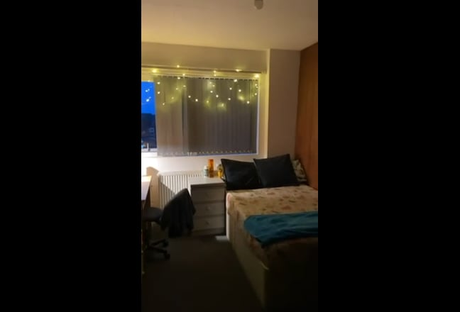 Double Room Available Main Photo