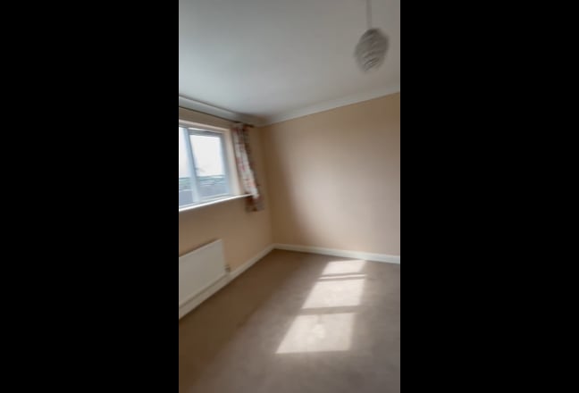 Large semi-detached 4bedroom house-share  Main Photo