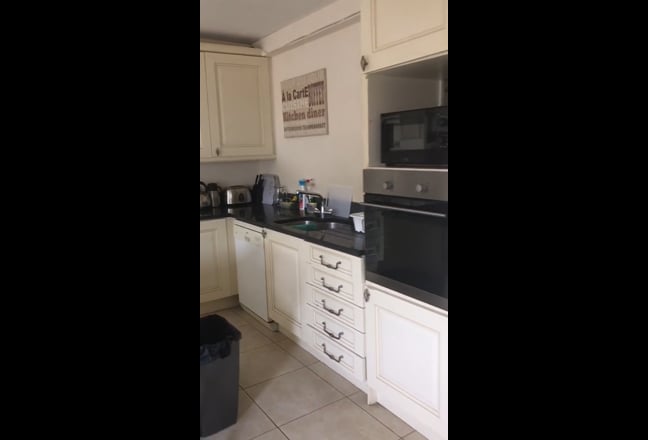 1st Floor Double Room+ study available in Kingston Main Photo