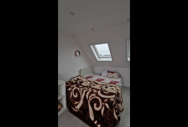 Loft room with en suite with spectacular views Main Photo