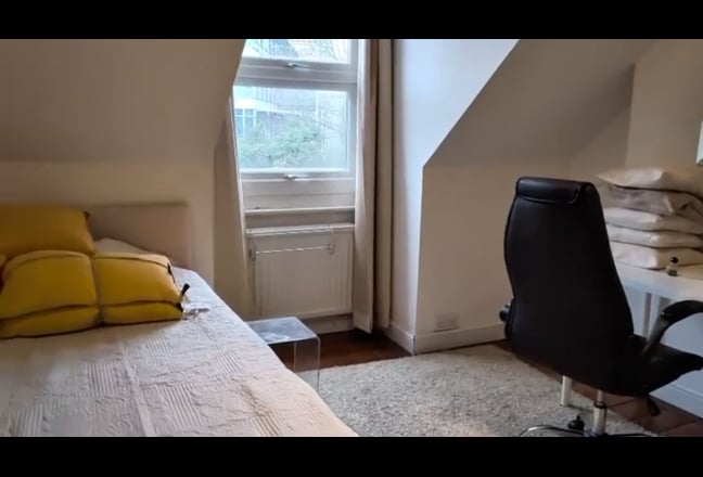 Large double near Gunnersbury Tube Zone3 Main Photo